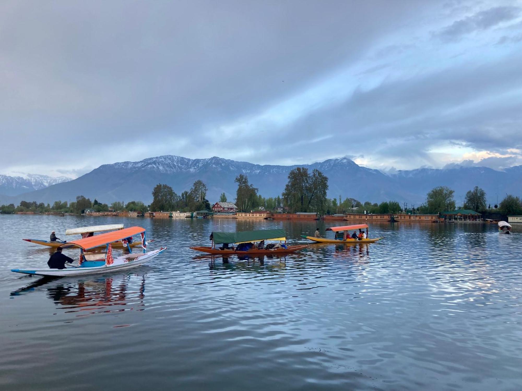 Houseboat Lily Of Nageen Srinagar  Bagian luar foto