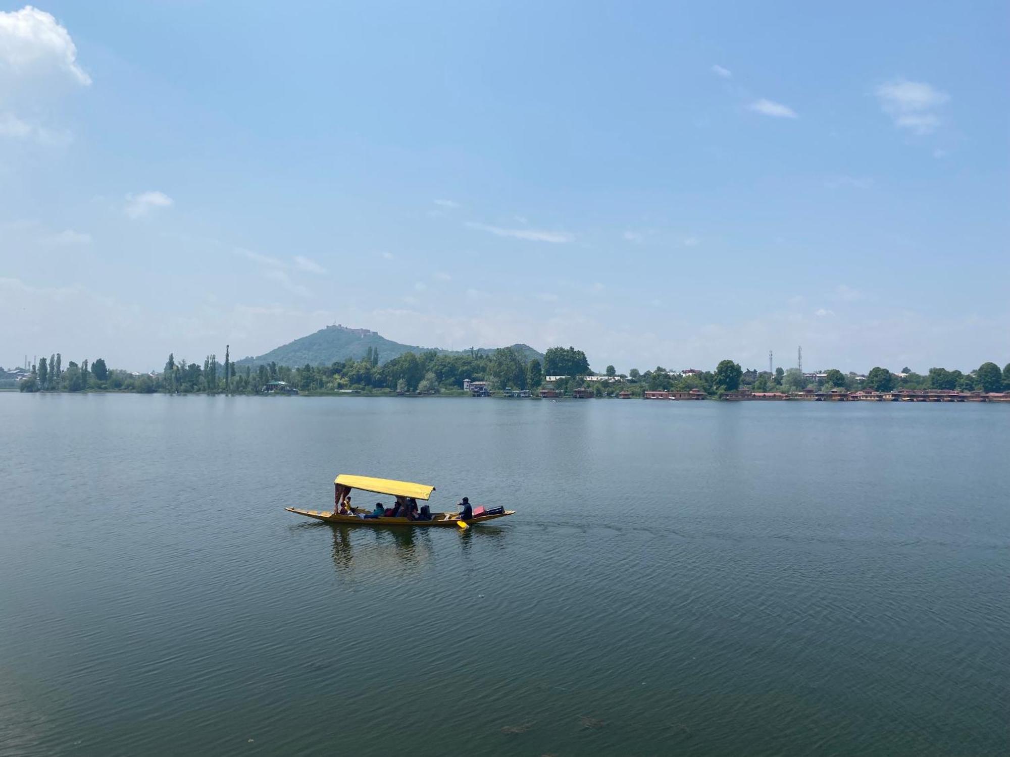 Houseboat Lily Of Nageen Srinagar  Bagian luar foto