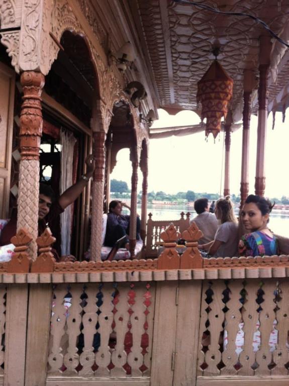 Houseboat Lily Of Nageen Srinagar  Bagian luar foto