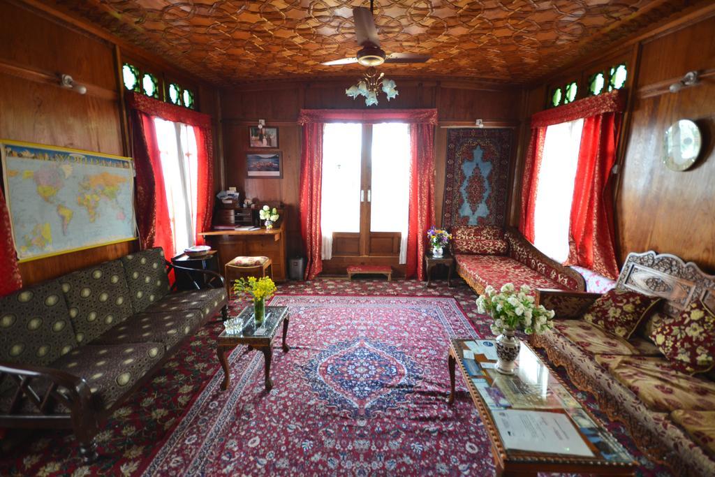 Houseboat Lily Of Nageen Srinagar  Bagian luar foto